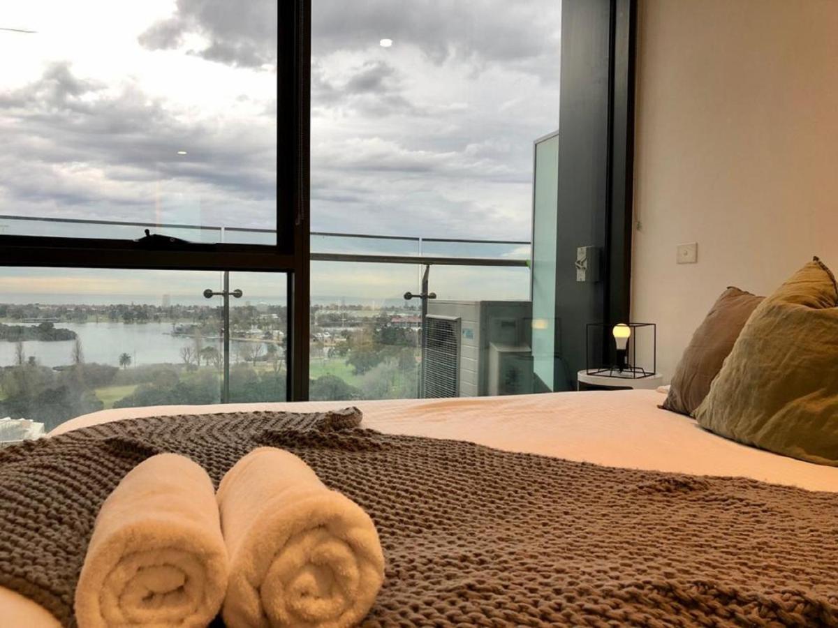 Readyset Apartments At Emerald Melburne Exterior foto