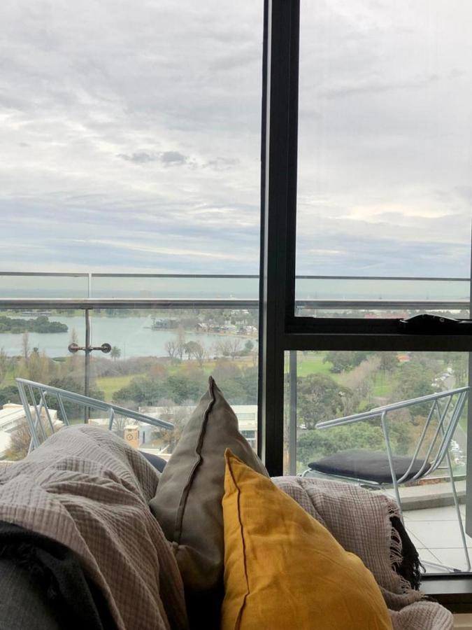 Readyset Apartments At Emerald Melburne Exterior foto