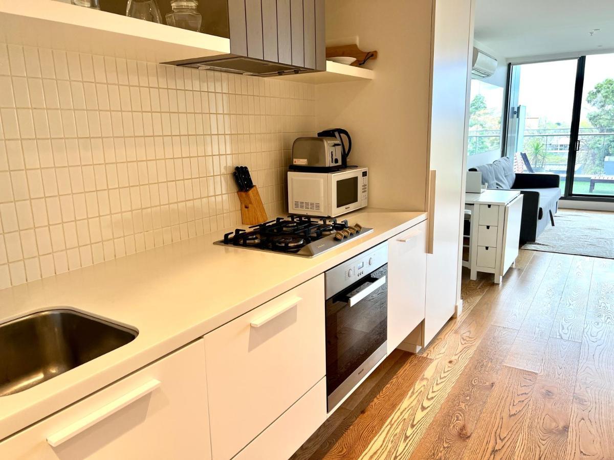 Readyset Apartments At Emerald Melburne Exterior foto